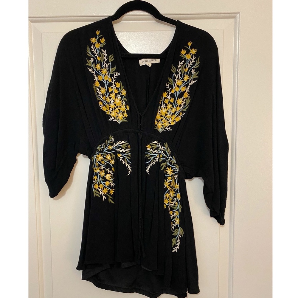 BYTOGETHER Black 3/4 Blouse